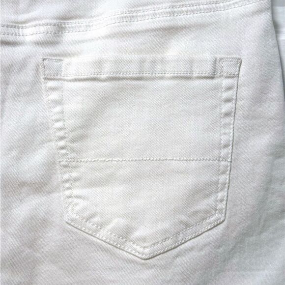 Pink Lily 5 Pocket Raw Hem Mid Rise Shorts White Size 28 / Medium - Picture 4 of 6